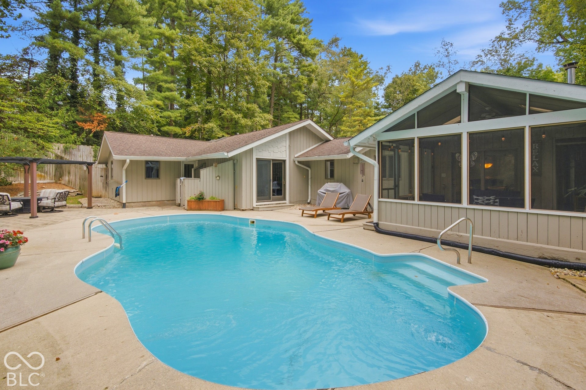 890 Starkey Road, Zionsville, IN 46077