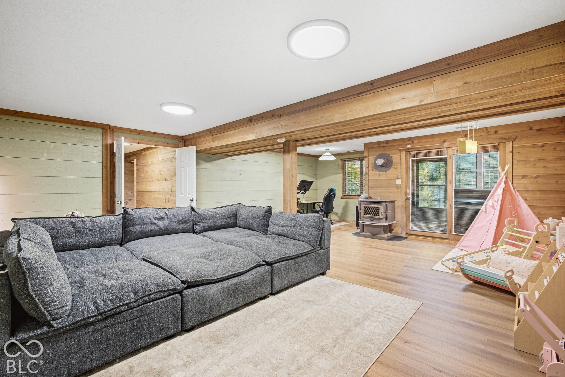 890 Starkey Road, Zionsville, IN 46077