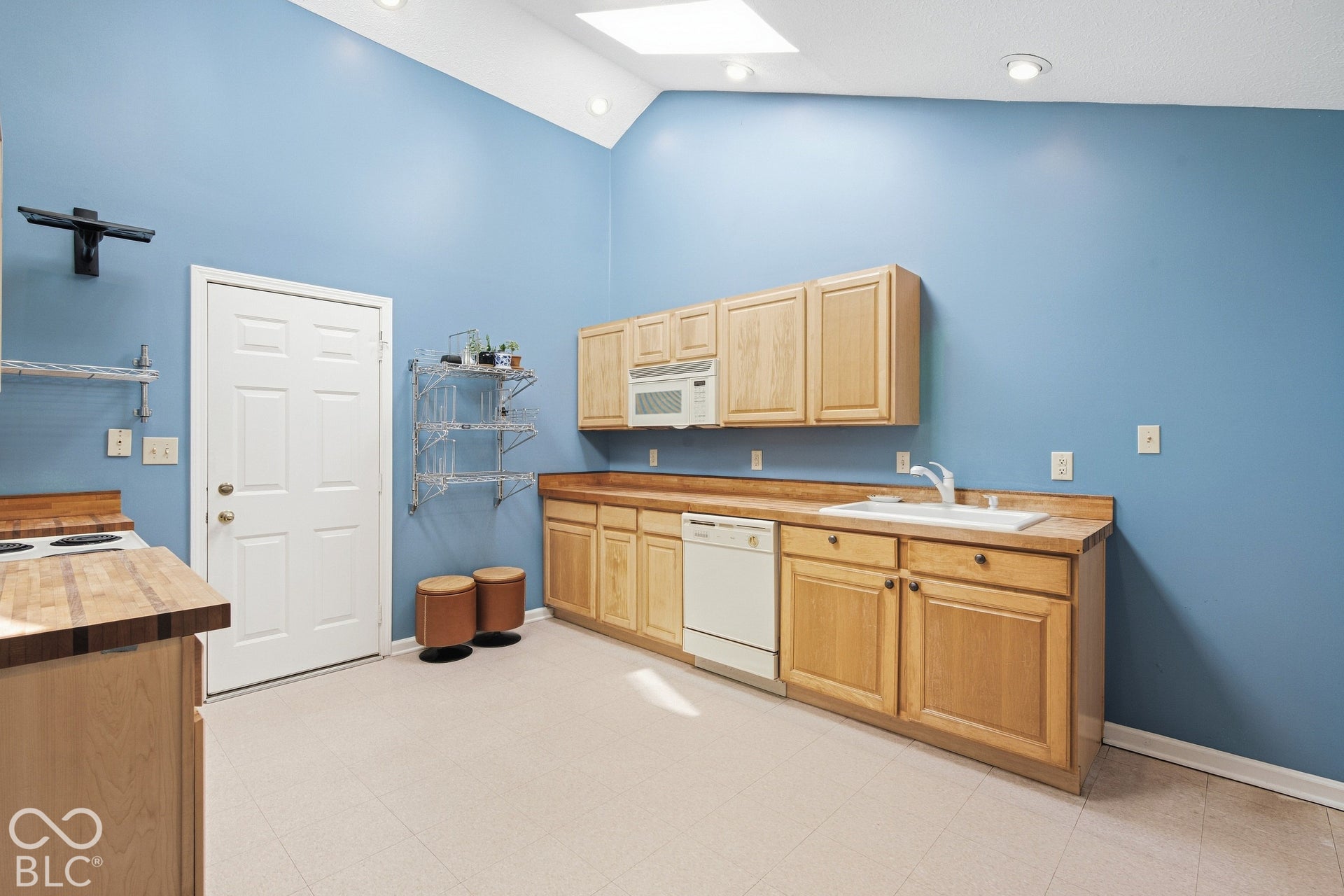 890 Starkey Road, Zionsville, IN 46077