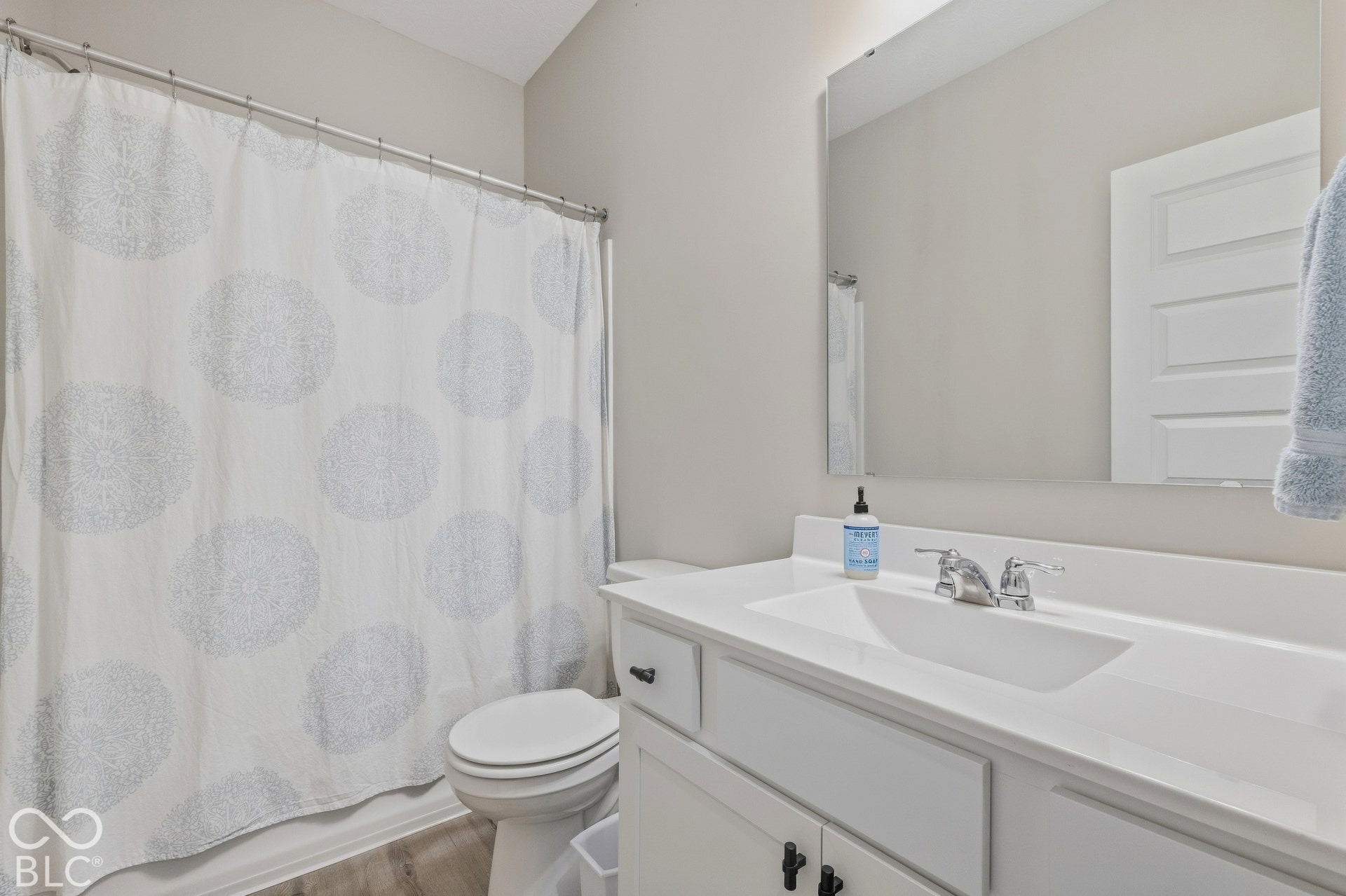 Guest bathroom with tub/shower combo