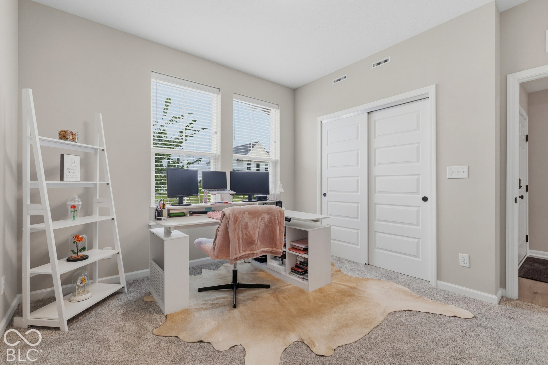 Third bedroom/office space with new carpet