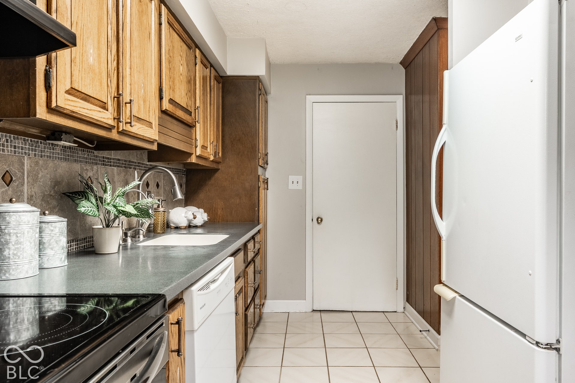 560 Golf Lane, Indianapolis, IN 46260