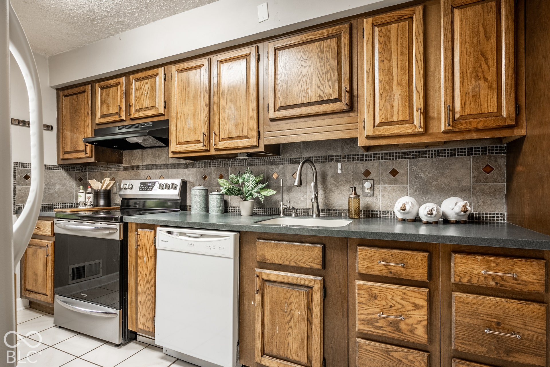 560 Golf Lane, Indianapolis, IN 46260
