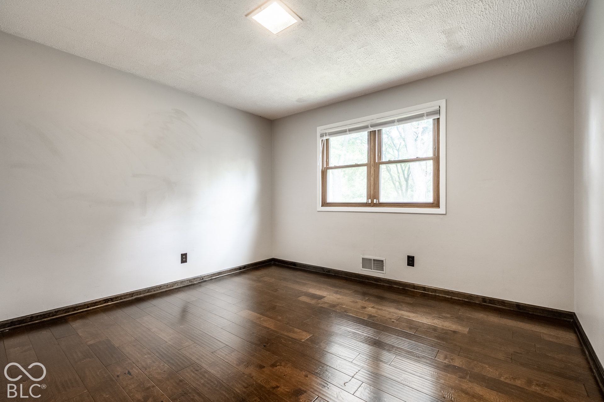 560 Golf Lane, Indianapolis, IN 46260