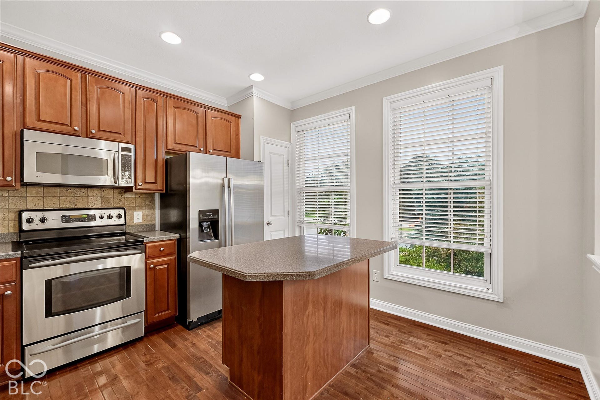 8655 N Meridian Street, Indianapolis, IN 46260