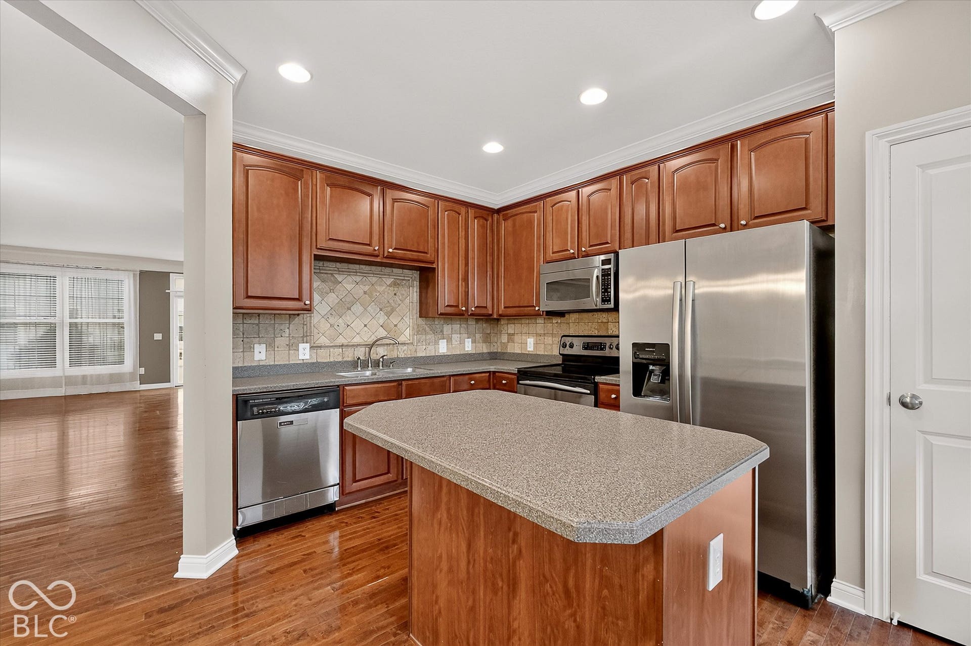 8655 N Meridian Street, Indianapolis, IN 46260