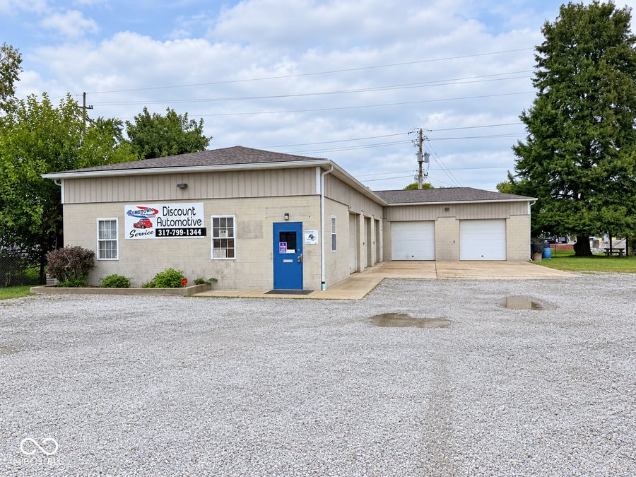 Property photo for 142 E Harrison Street, Mooresville, IN