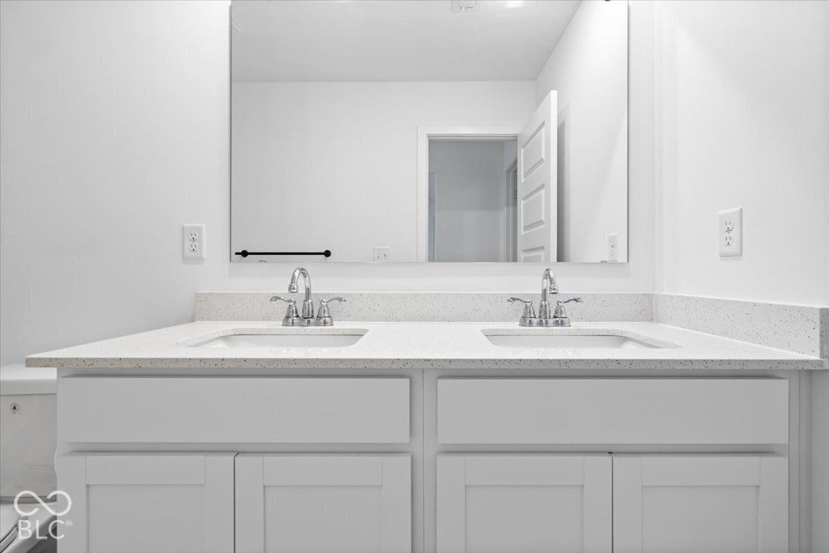Upstairs hall bathroom