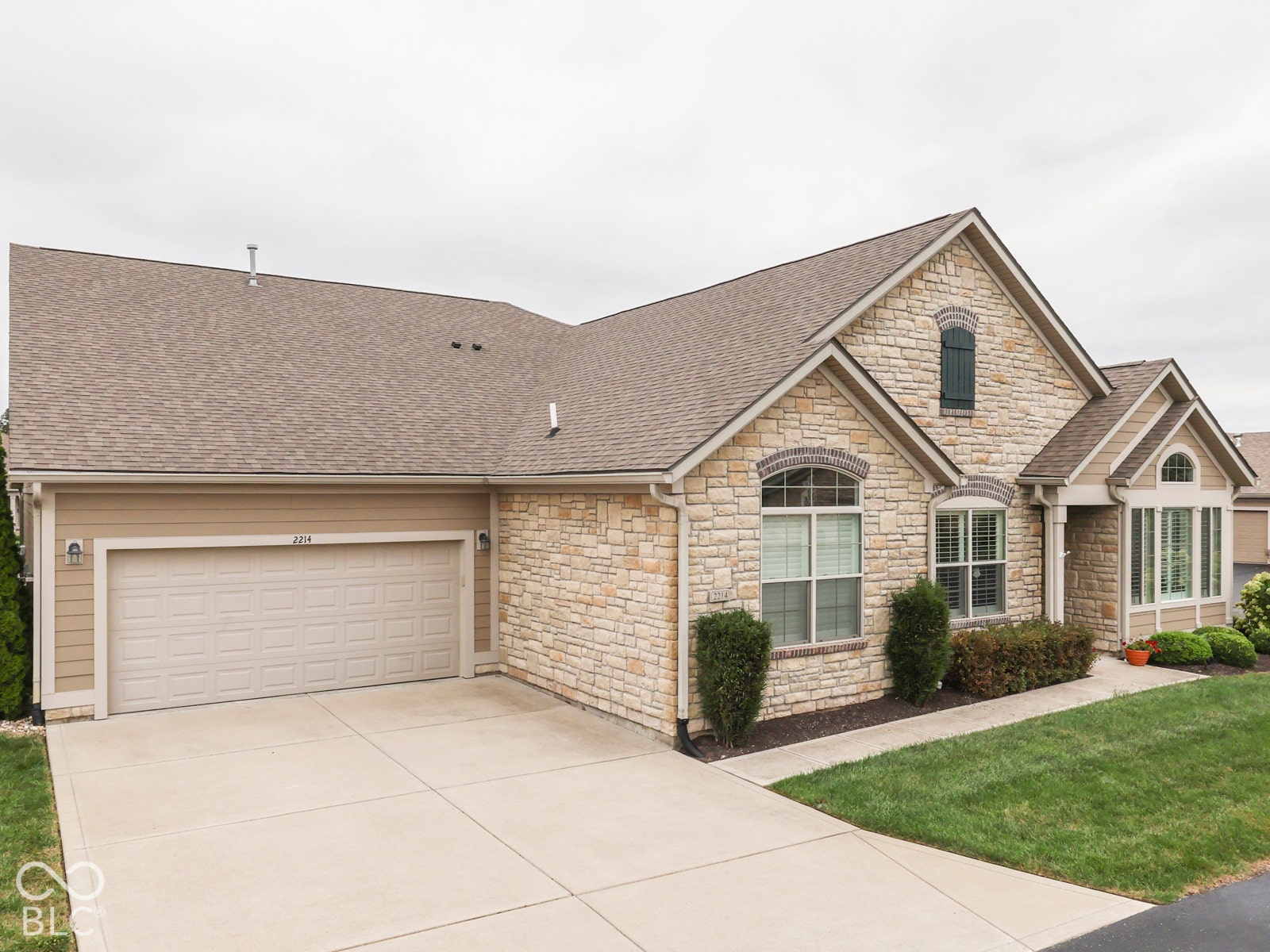 Maintenance free - it's all covered by the HOA!