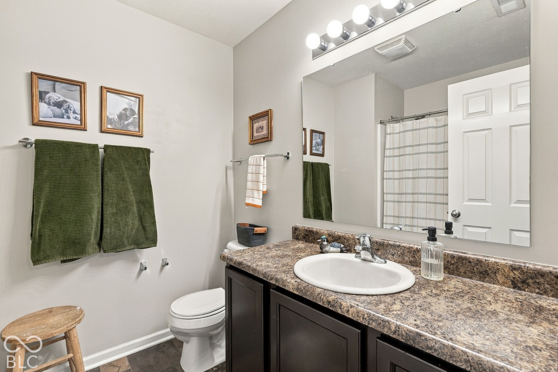 Hall bath on upper