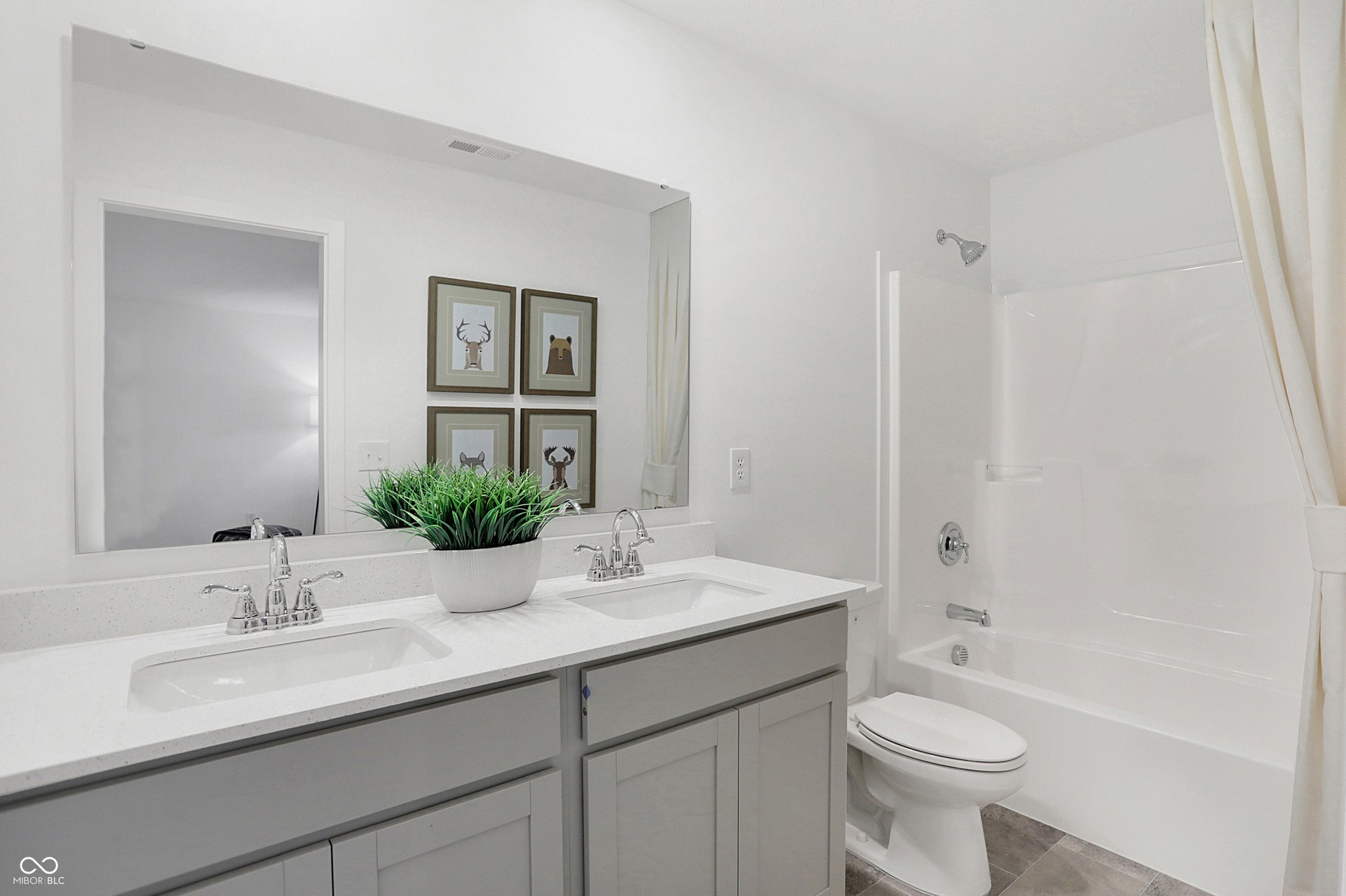 1547 Pine Circle, Franklin, IN 46131