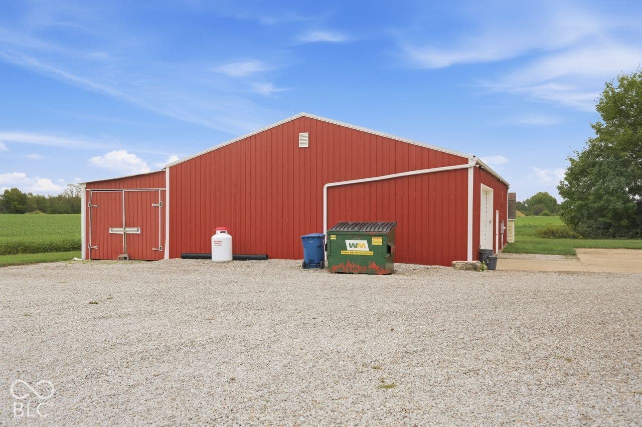 6425 N 125 Road W, Whiteland, IN 46184