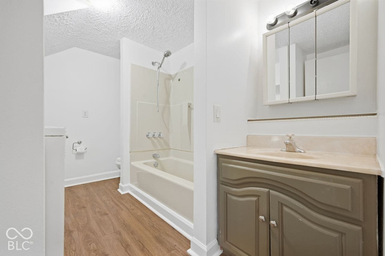 2nd House 1st Floor Full Bathroom & Laundry