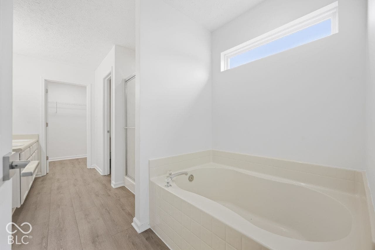 7622 Sergi Canyon Drive, Indianapolis, IN 46217 7622 Sergi Canyon Drive, Indianapolis, IN 46217