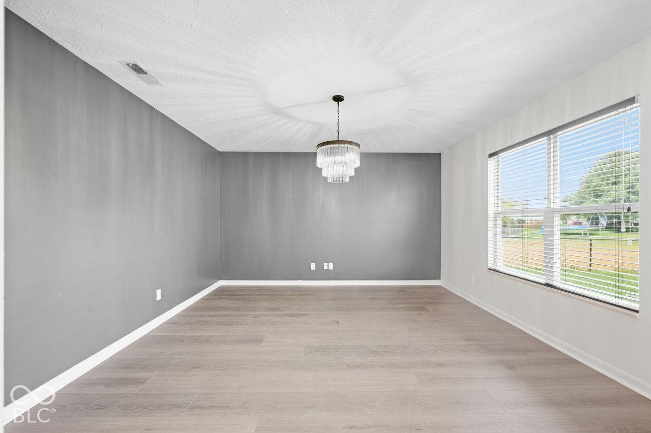 7622 Sergi Canyon Drive, Indianapolis, IN 46217 7622 Sergi Canyon Drive, Indianapolis, IN 46217