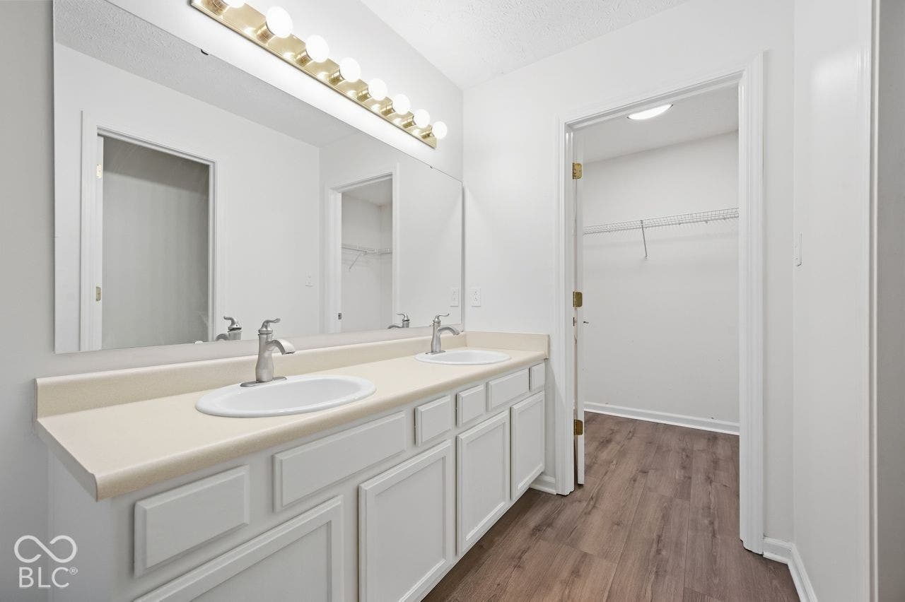 7622 Sergi Canyon Drive, Indianapolis, IN 46217 Owner's Bath w/ Dual Sinks, Separate Tub & Shower