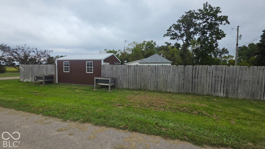 Property photo for 1600 W Snoddy Road, Covington, IN