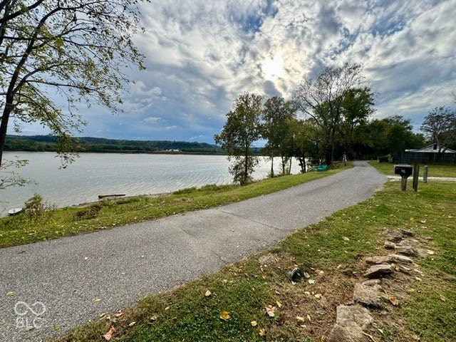 233 Ashland Cove Road, Vevay, IN 47043