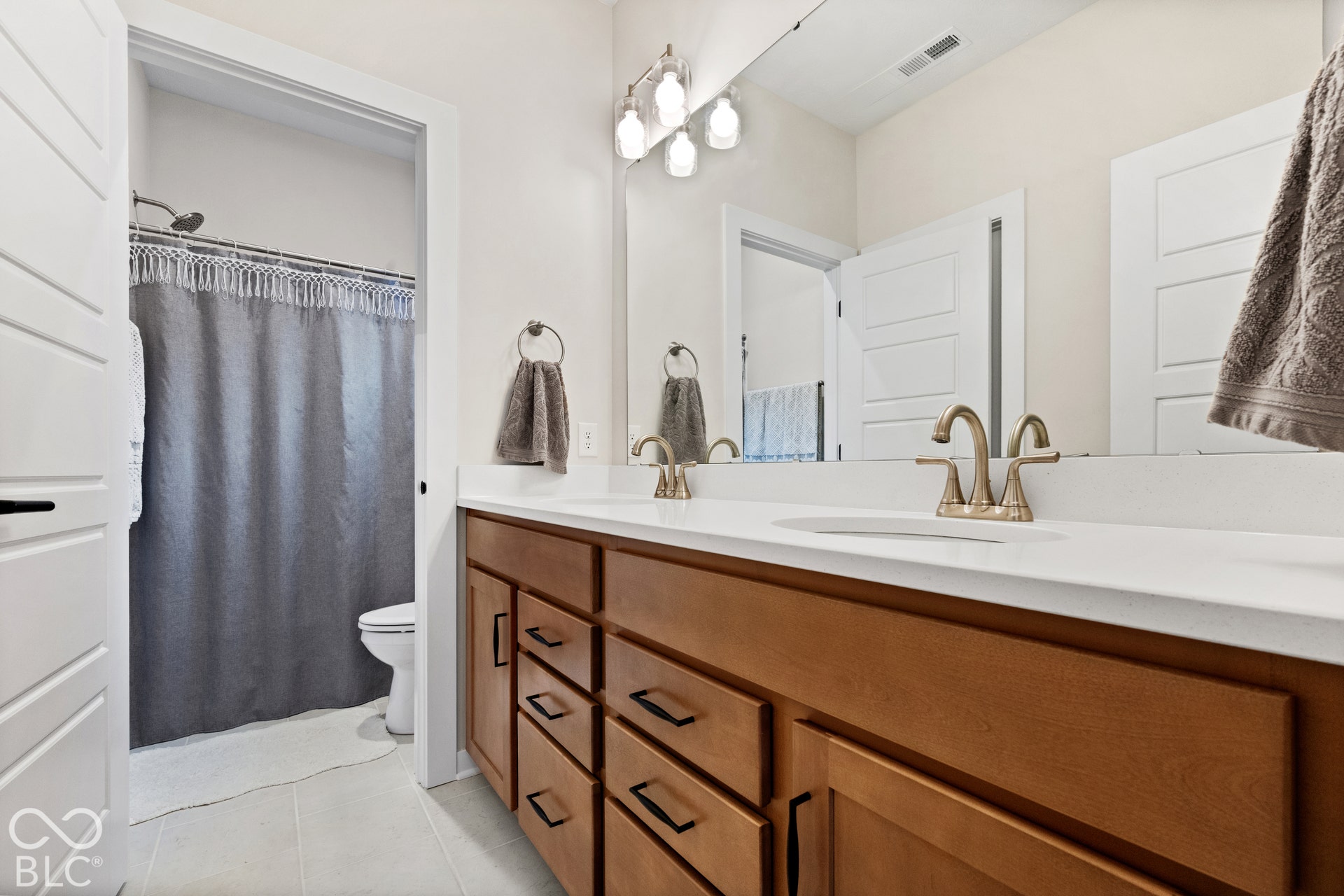 525 Gilder Drive, Carmel, IN 46032
