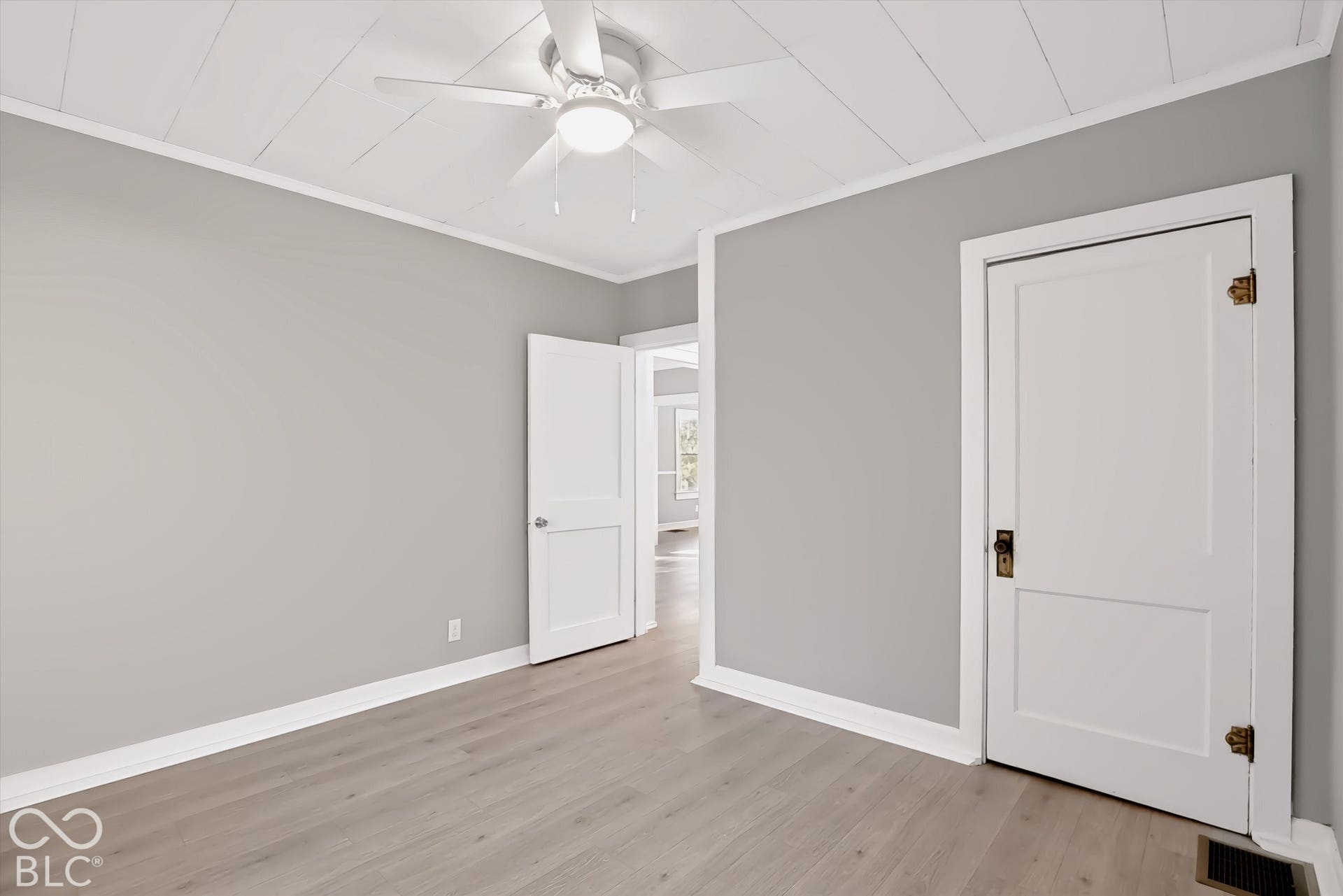 1415 E Castle Avenue, Indianapolis, IN 46227