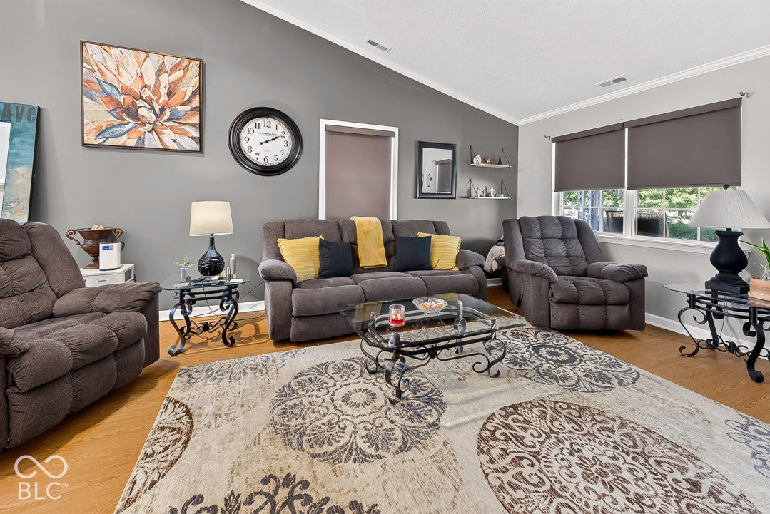 1035 Ina Circle, Franklin, IN 46131 Living Room