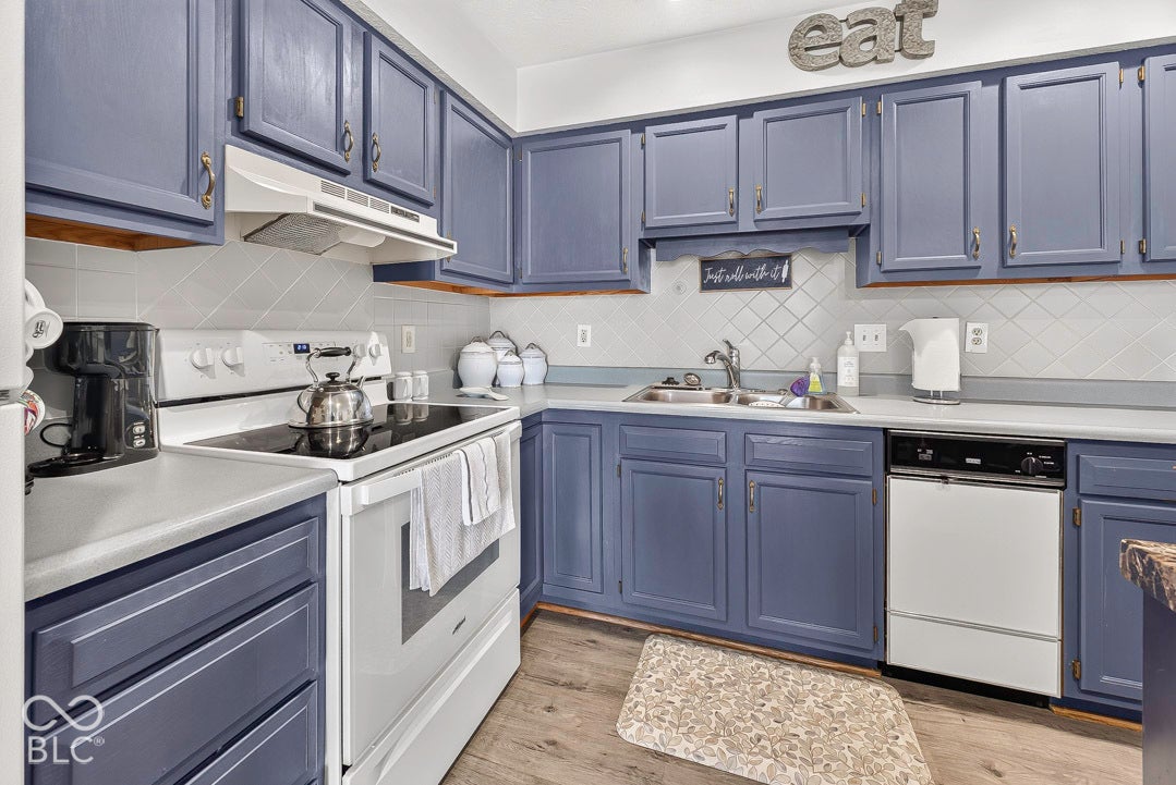 1035 Ina Circle, Franklin, IN 46131 Kitchen