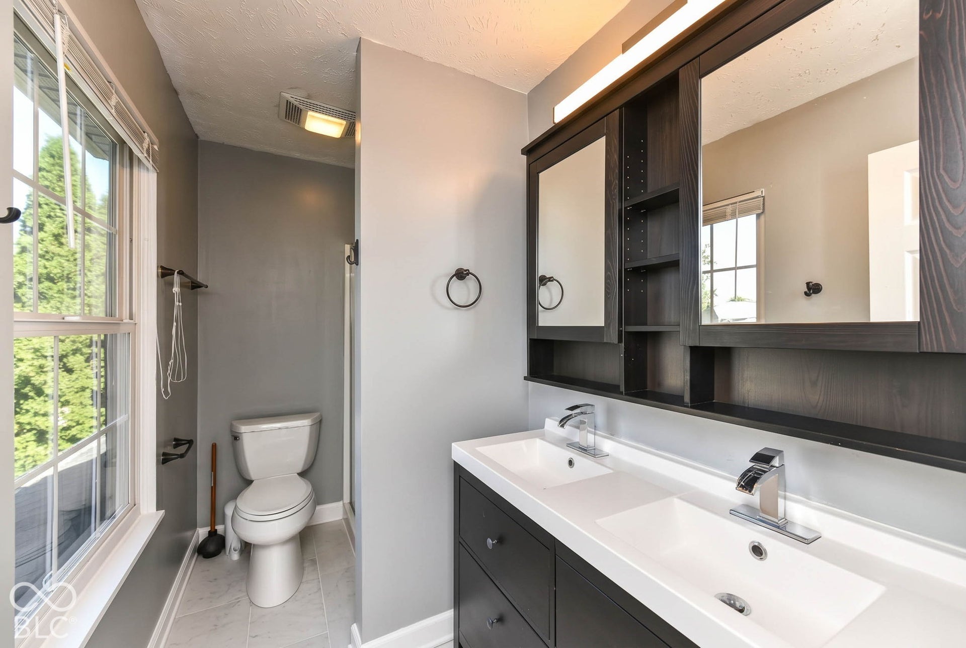 8935 Tanner Drive, Fishers, IN 46038 Primary Bathroom