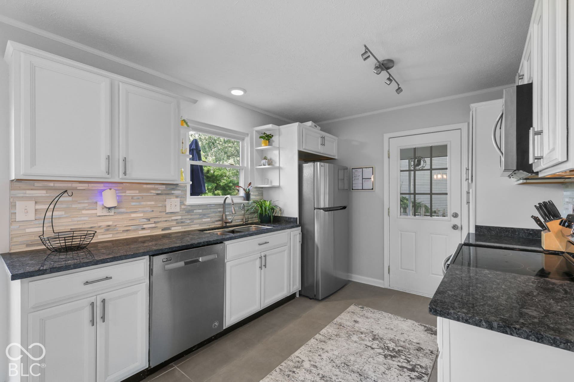 8465 Summertree Lane, Indianapolis, IN 46256