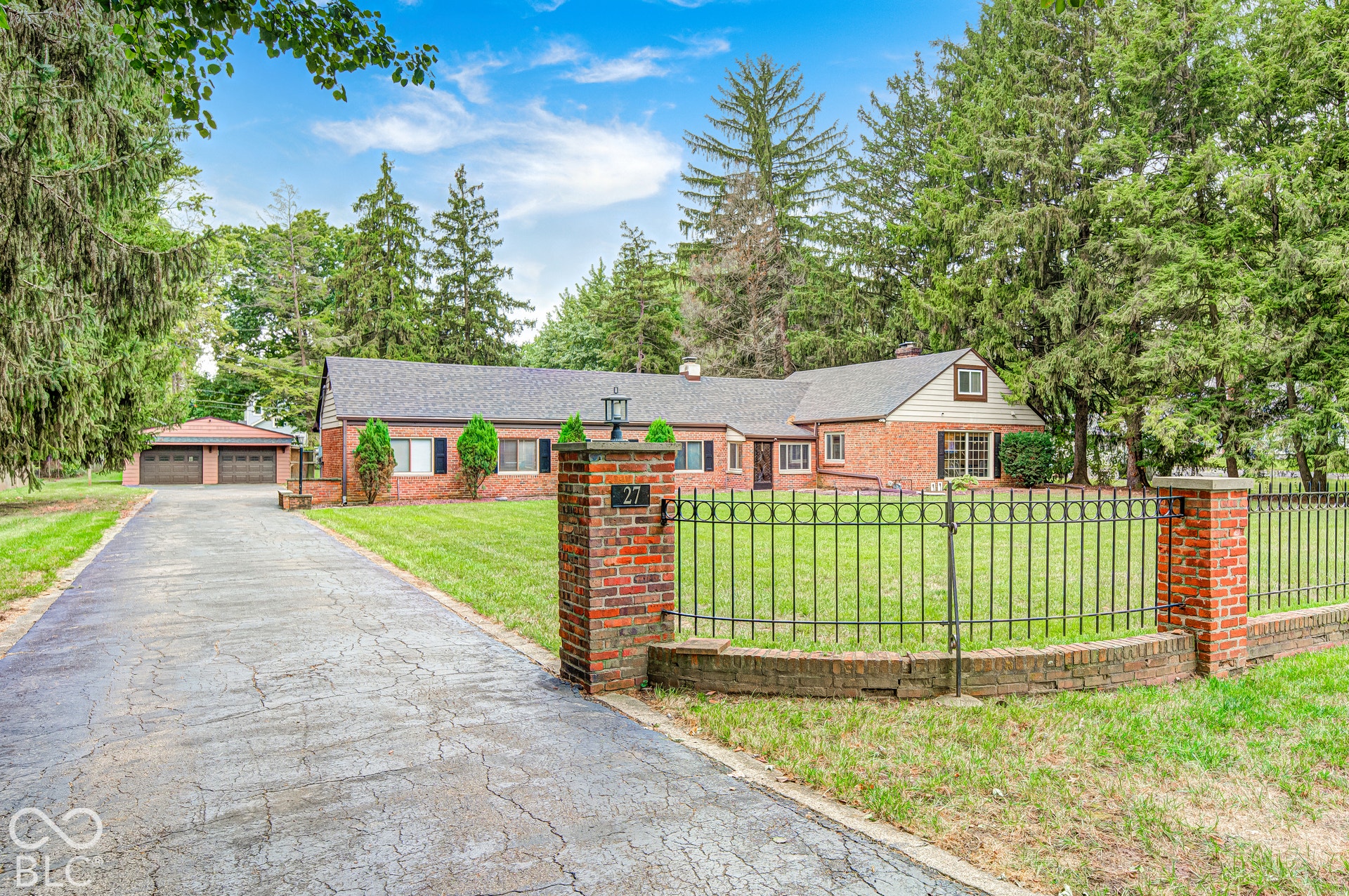 27 W Roberts Road, Indianapolis, IN 46217