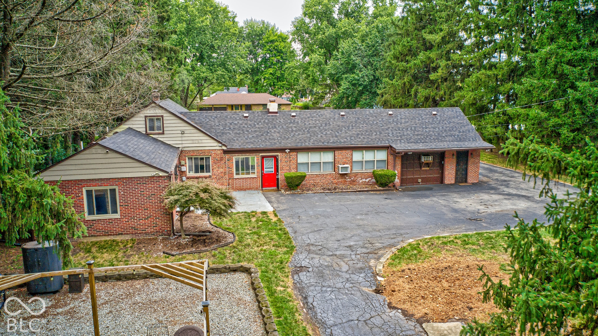 27 W Roberts Road, Indianapolis, IN 46217