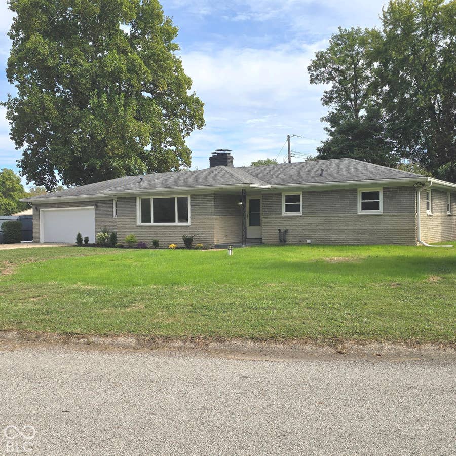 Property photo for 445 Tulip Drive, Indianapolis, IN