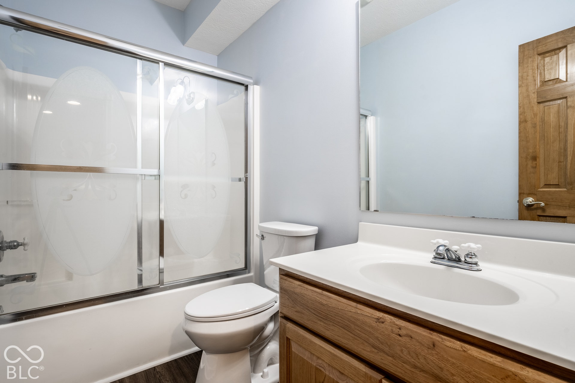 Basement full bathroom with tub/shower