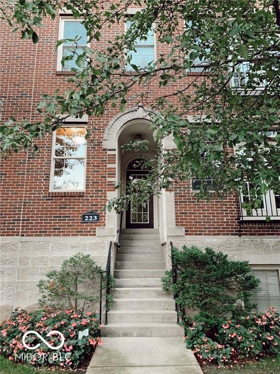 223 N New Jersey Street, Indianapolis, IN 46204