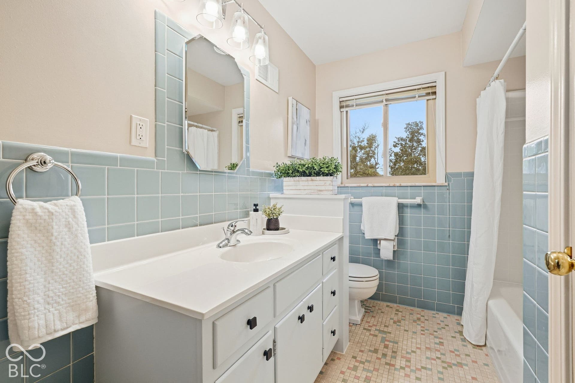 6360 Knyghton Road, Indianapolis, IN 46220 6360 Knyghton Road, Indianapolis, IN 46220