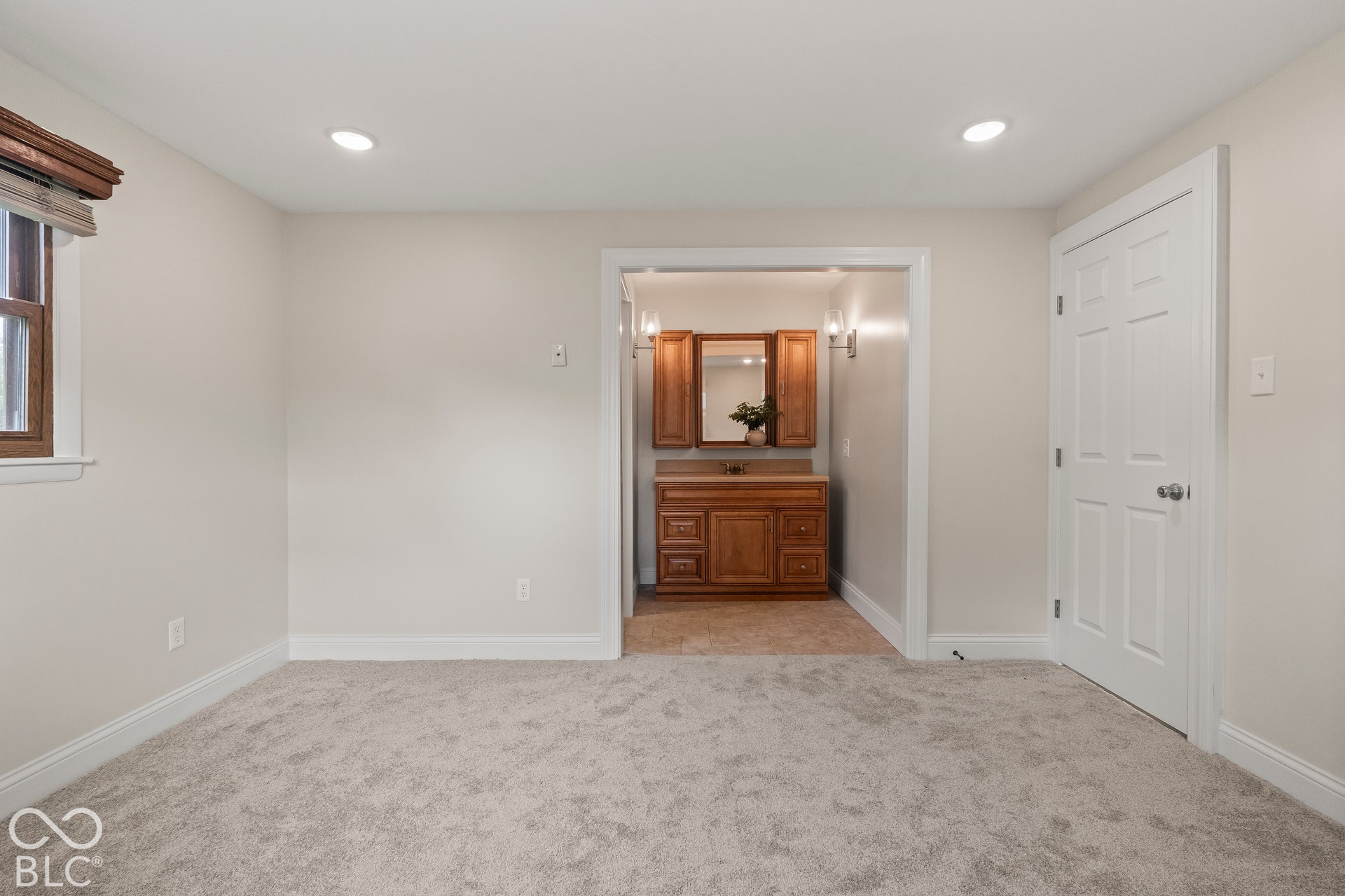 Recessed lighting and light neutral wall colors
