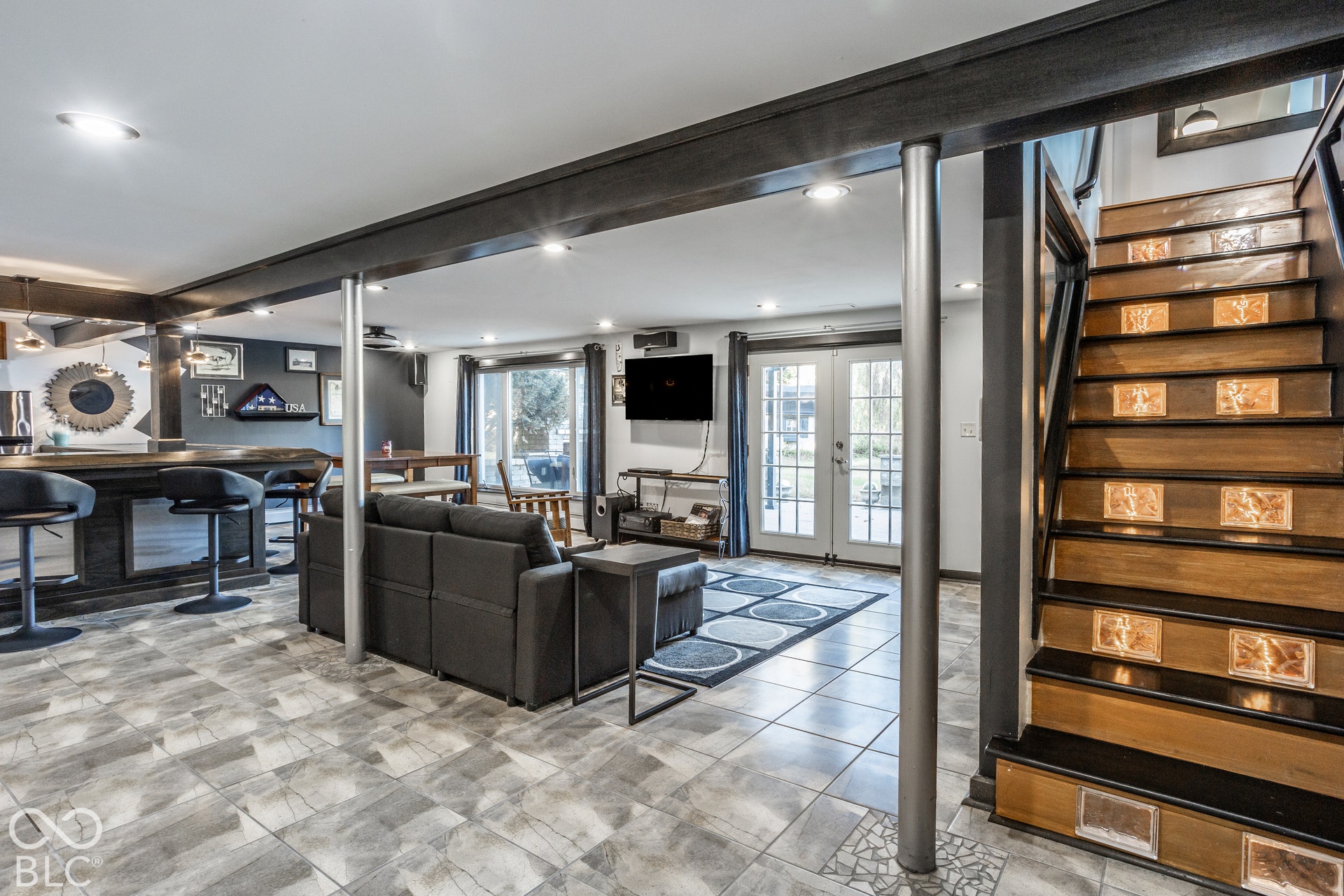 Huge space--the possibilities are endless!