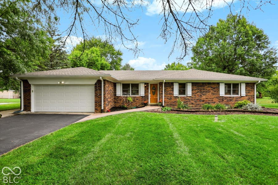 Property photo for 6925 Crown Drive, Brownsburg, IN