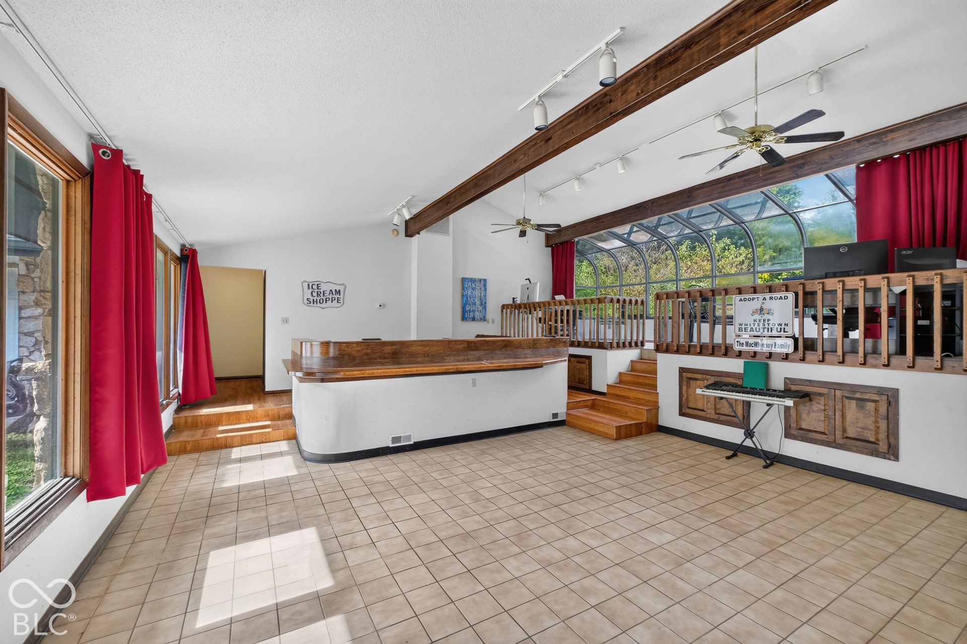 2112 W Sun Valley Parkway, Muncie, IN 47303