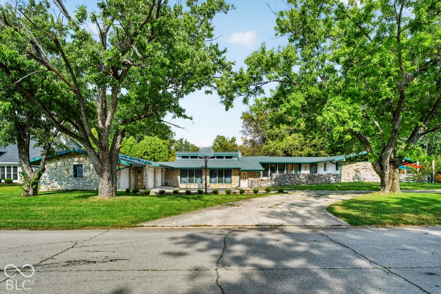 Property photo for 2112 W Sun Valley Parkway, Muncie, IN