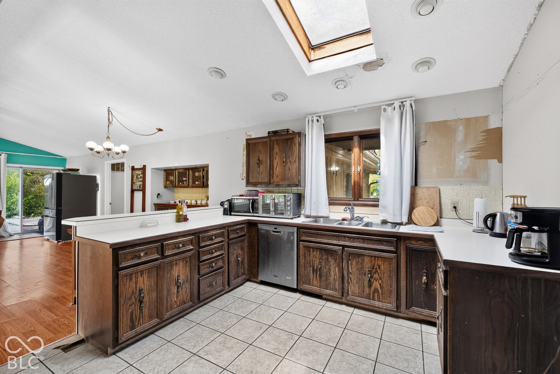 2112 W Sun Valley Parkway, Muncie, IN 47303