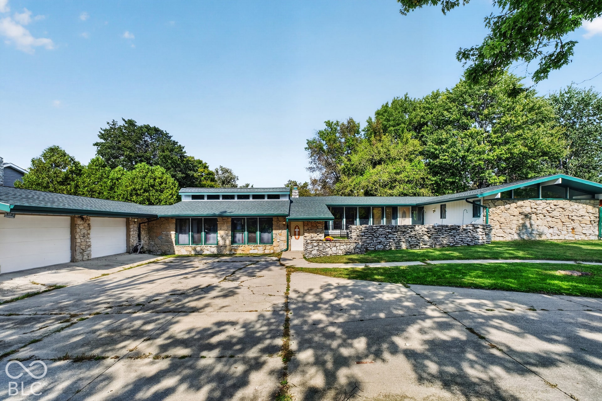2112 W Sun Valley Parkway, Muncie, IN 47303