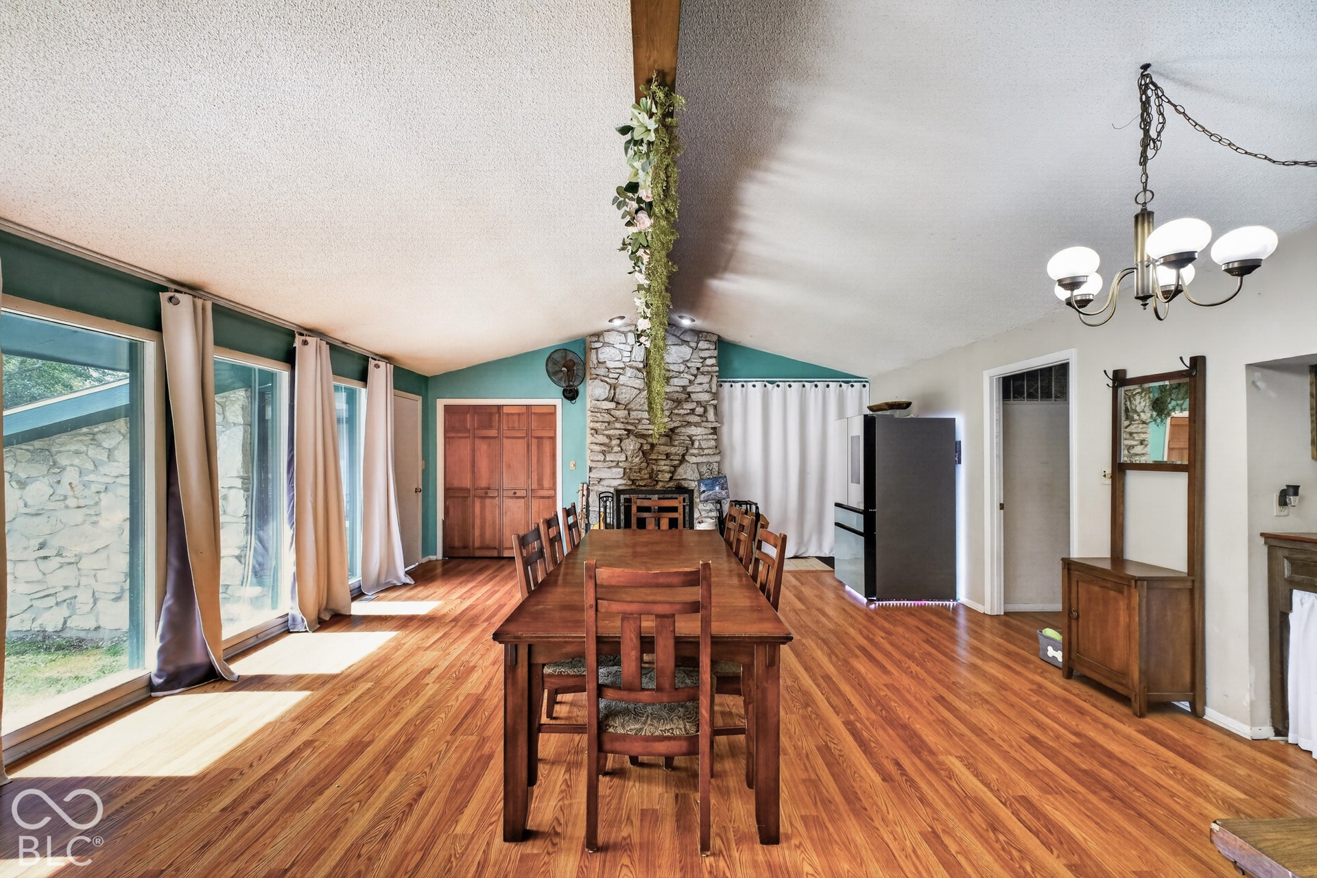 2112 W Sun Valley Parkway, Muncie, IN 47303