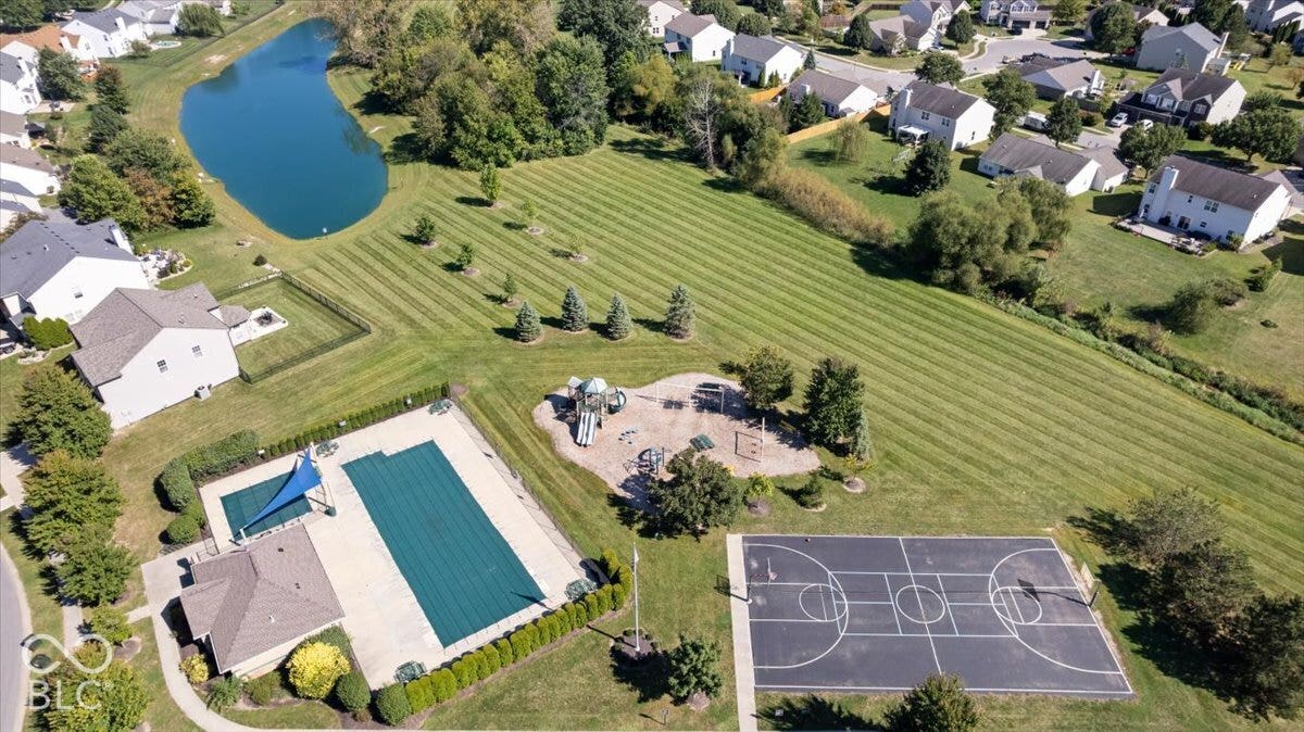 9348 N Bayfield Drive, McCordsville, IN 46055 9348 N Bayfield Drive, McCordsville, IN 46055