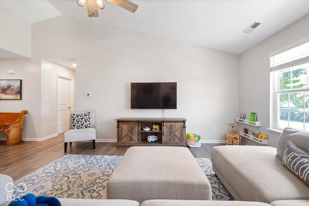 9348 N Bayfield Drive, McCordsville, IN 46055 9348 N Bayfield Drive, McCordsville, IN 46055