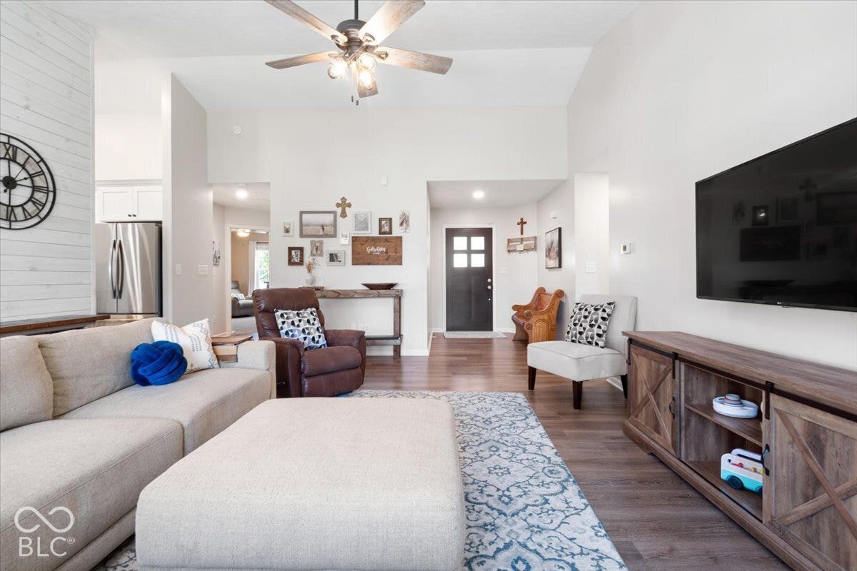 9348 N Bayfield Drive, McCordsville, IN 46055 9348 N Bayfield Drive, McCordsville, IN 46055