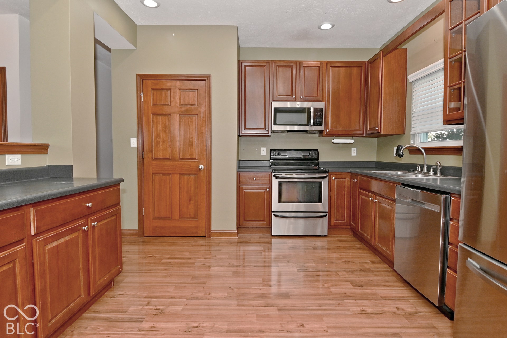 195 Warrington Court, Pittsboro, IN 46167 Kitchen