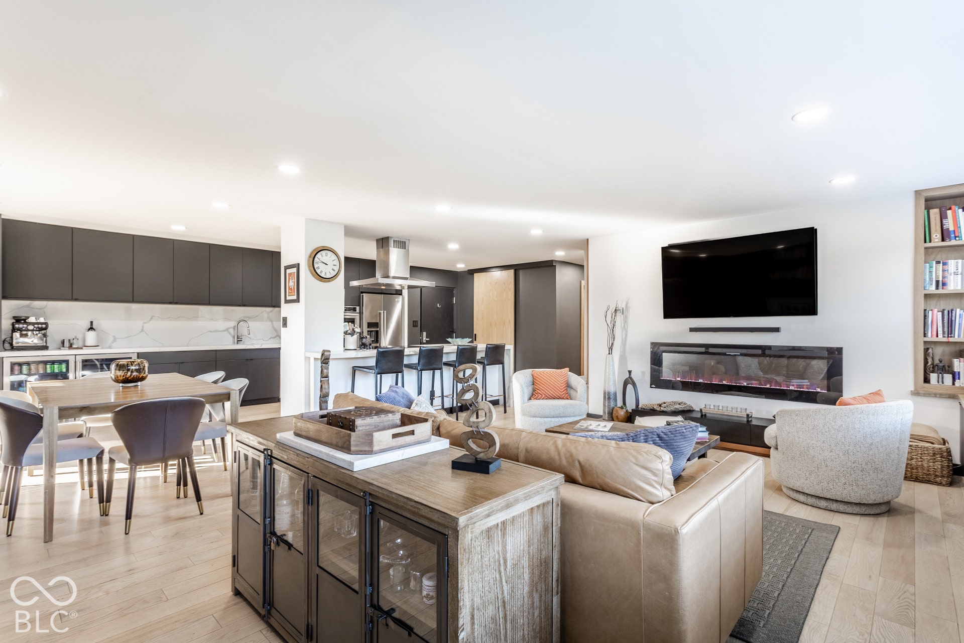 25 E 40th Street, Indianapolis, IN 46205