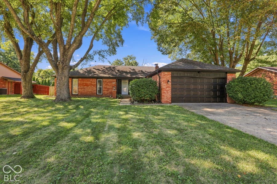 Property photo for 730 Colonial Way, Greenwood, IN