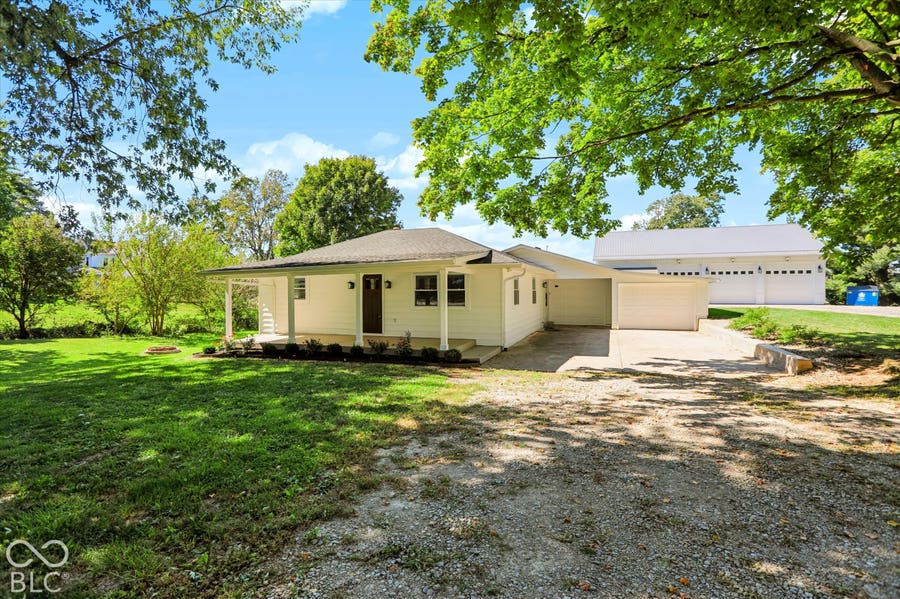 Property photo for 3384 Mullinix, Greenwood, IN