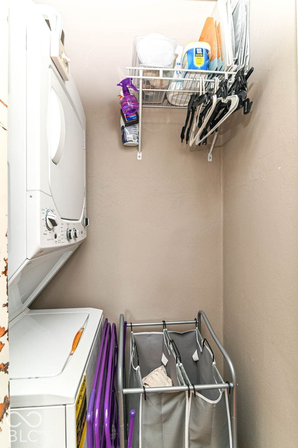 Integrated washer and dryer appliances